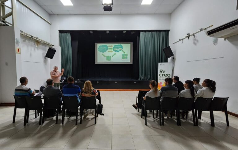 Jornada de Capacitación en el uso de la Plataforma Digital Colegio – Municipalidad de RECREO